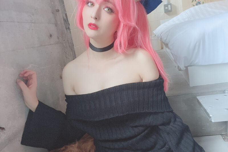 Konomi Haruhara – Tamamo Black sweater