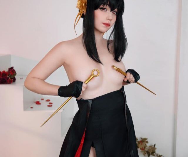 Caticornplay – Yor Forger
