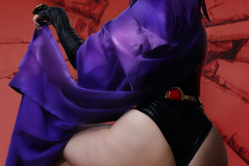 Lili M0nade as Raven