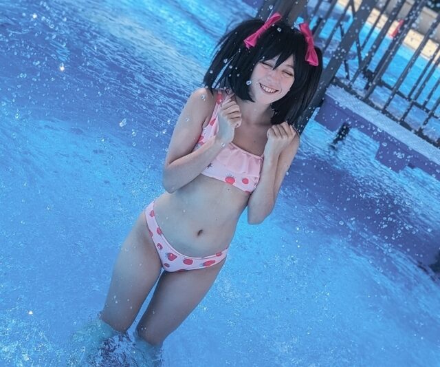 #Tomomechi – You Watanabe & Nico Bikini