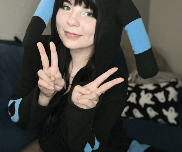 #Maniac Megan – Shiny Umbreon