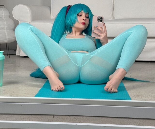 #Catzilla – Miku yoga