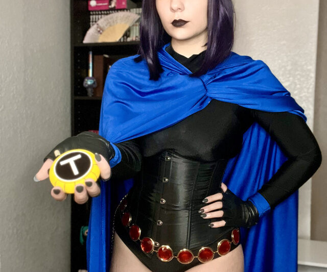 #Maniac Megan – Raven