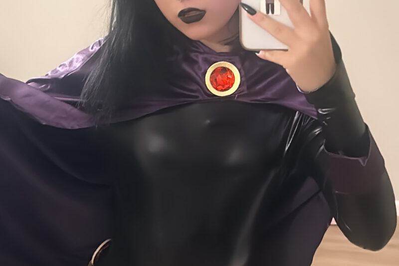 #Kneesuh – Raven