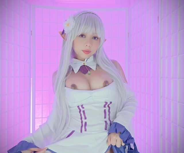 #Kittyxkum – Emilia